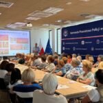 Bezpieczny senior w sieci – policjanci i przedstawiciel Banku PKO BP edukowali seniorów z terenu powiatu brzeskiego