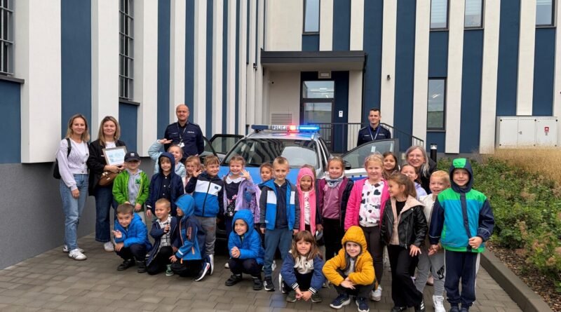 Przedszkolaki z wizytą w Komendzie Powiatowej Policji w Brzesku
